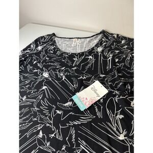 Disney LuLaRoe Maleficent Evil Villain Lynnae Shirt Size Small New Birds Spooky